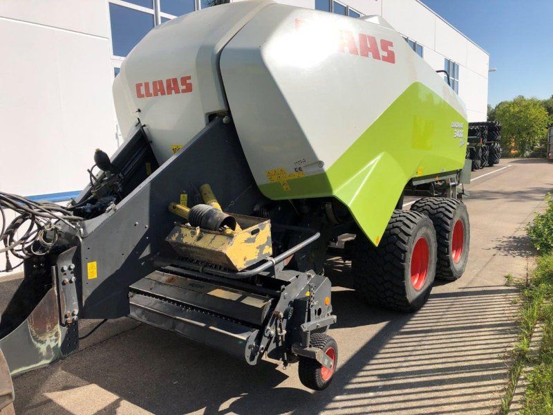 Claas Quadrant 3400