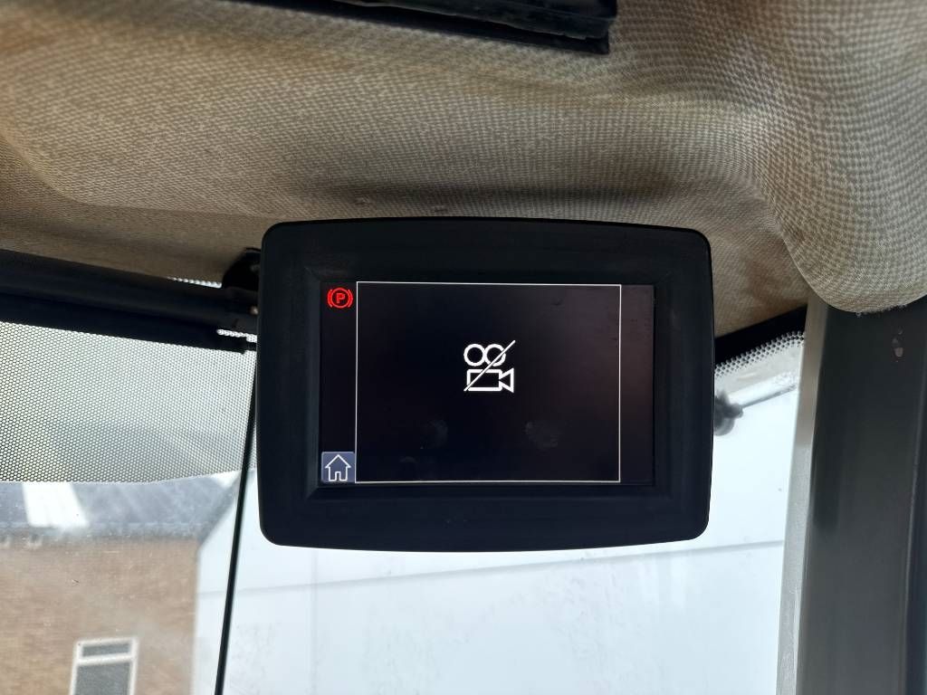 Liebherr L550 - Automatic Greasing / Good Tyres!