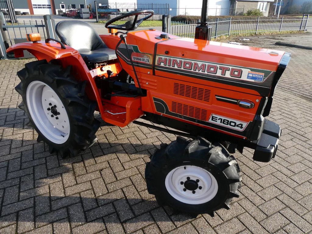 Hinomoto E1804 4wd / 1300 Draaiuren / Miditrekker