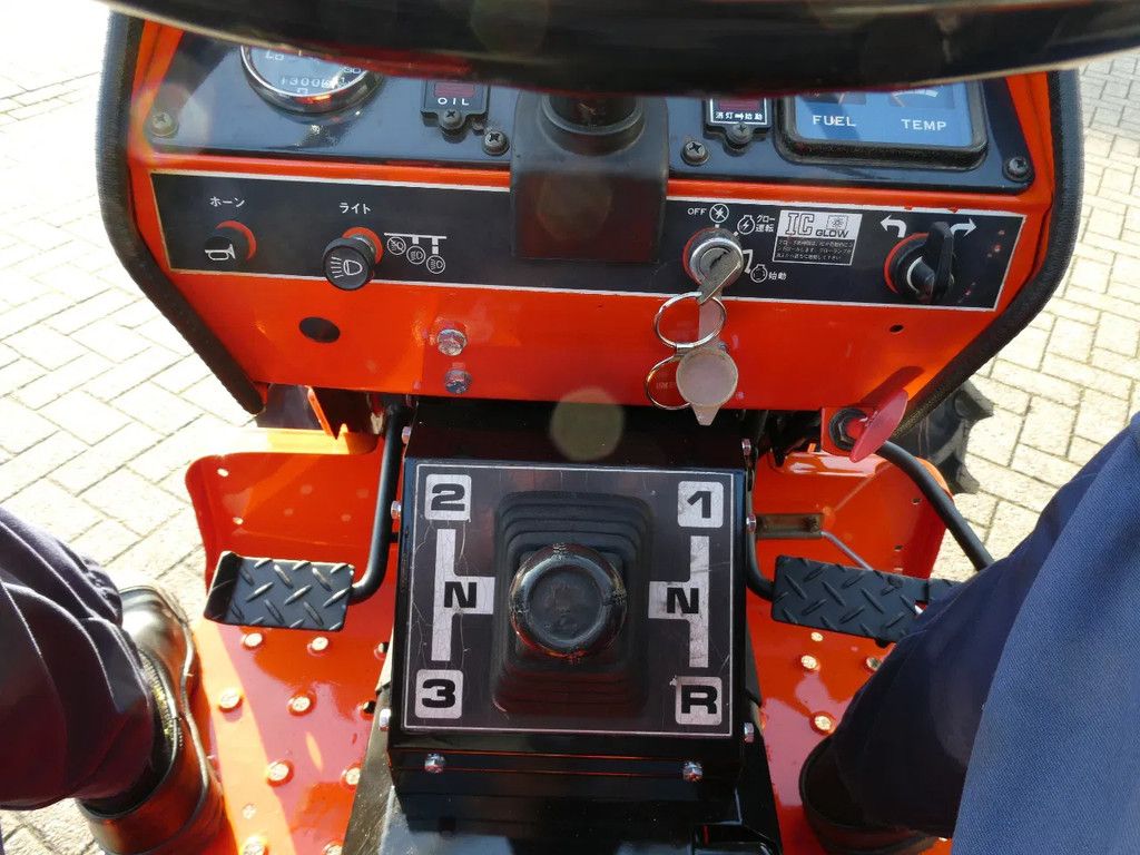 Hinomoto E1804 4wd / 1300 Draaiuren / Miditrekker