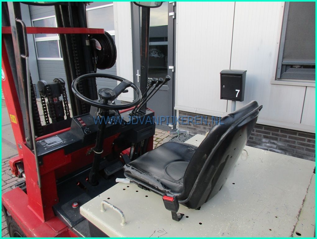 NYK FB25PN 2.5t elektro triplex5.6m+sideshift+accu72%