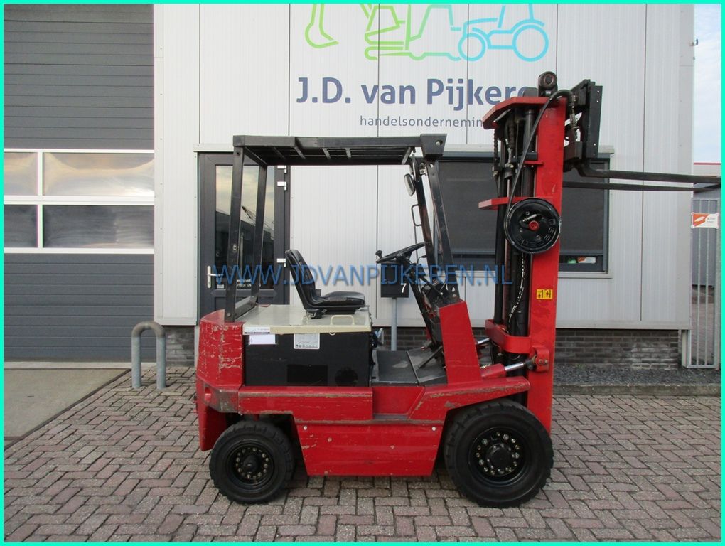 NYK FB25PN 2.5t elektro triplex5.6m+sideshift+accu72%