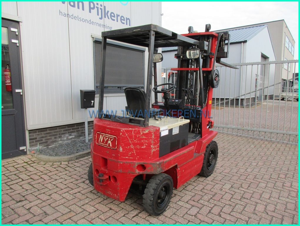 NYK FB25PN 2.5t elektro triplex5.6m+sideshift+accu72%