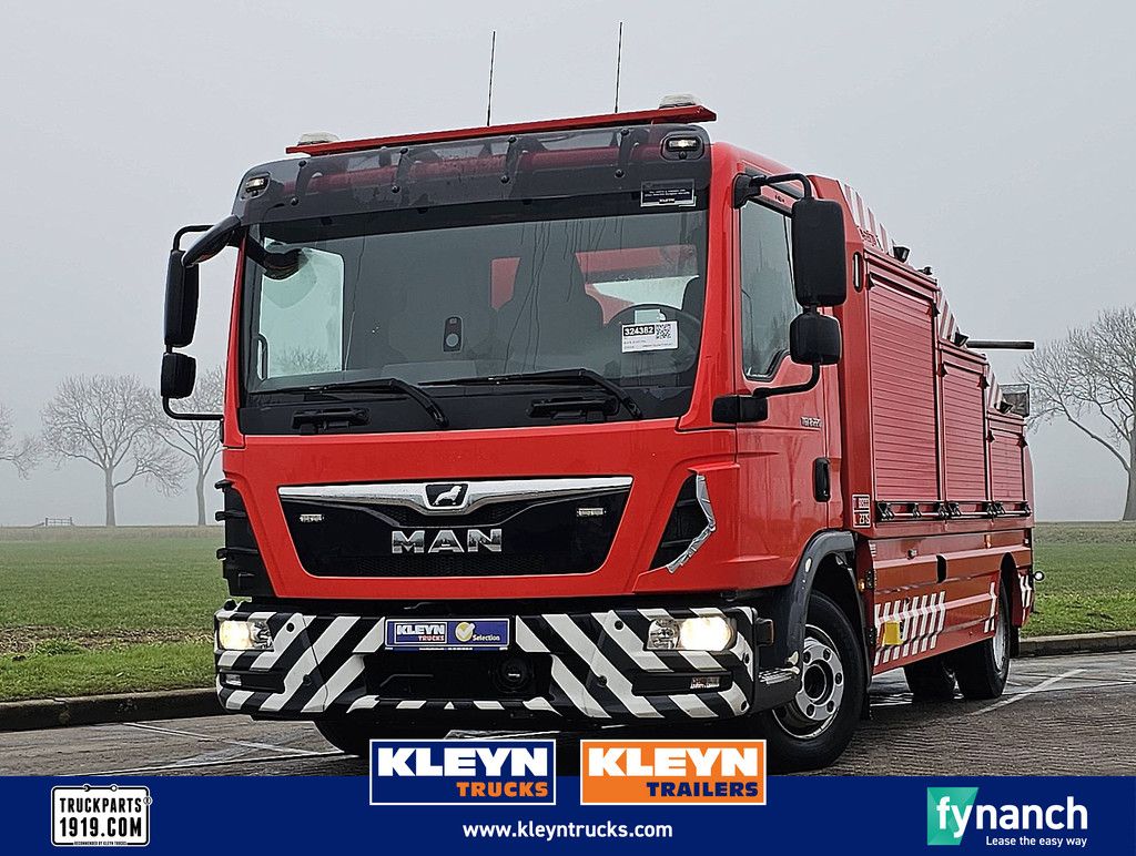 M.A.N. 8.220 TGL 8.8t bottie lift 8t