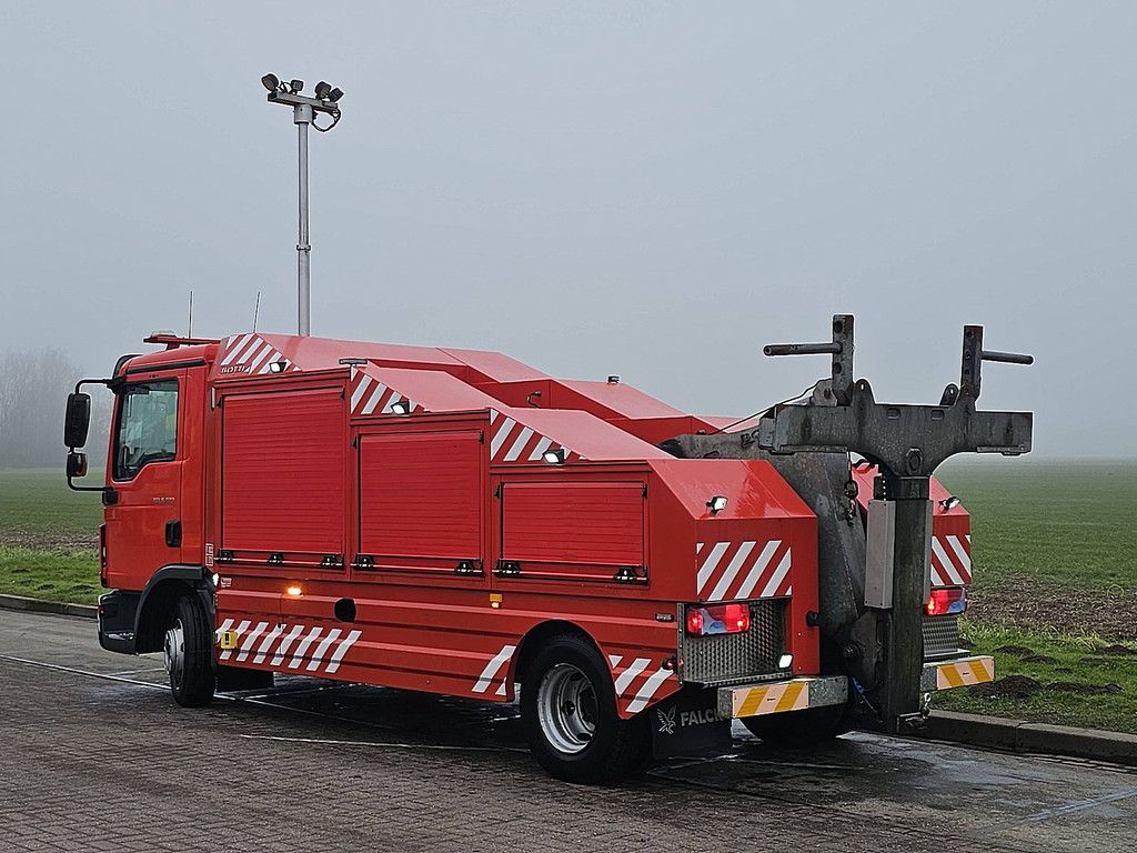 M.A.N. 8.220 TGL 8.8t bottie lift 8t