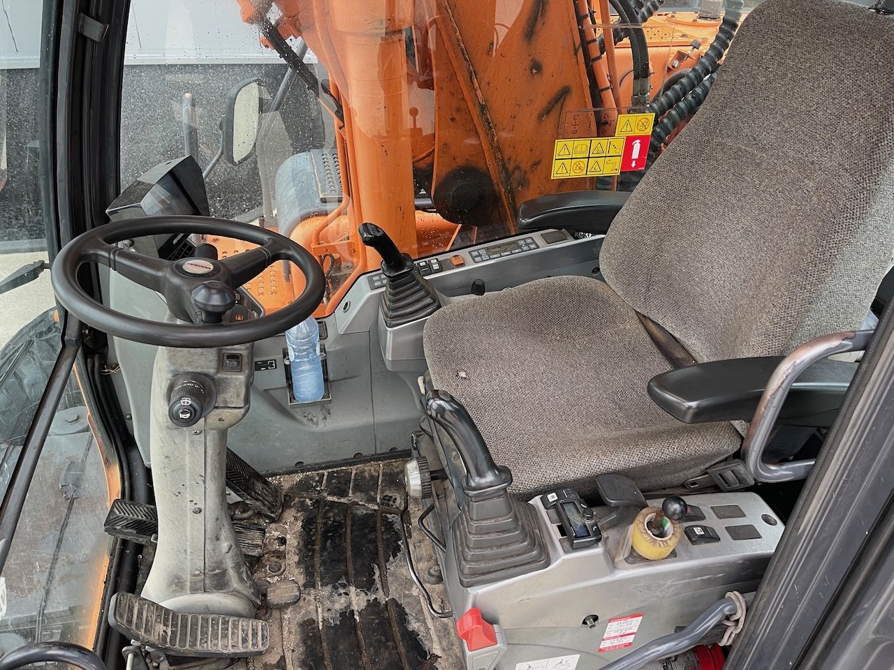 Doosan DX140W