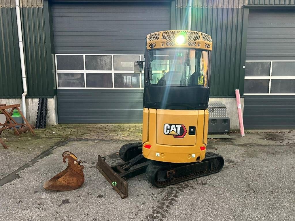 CAT 301.8