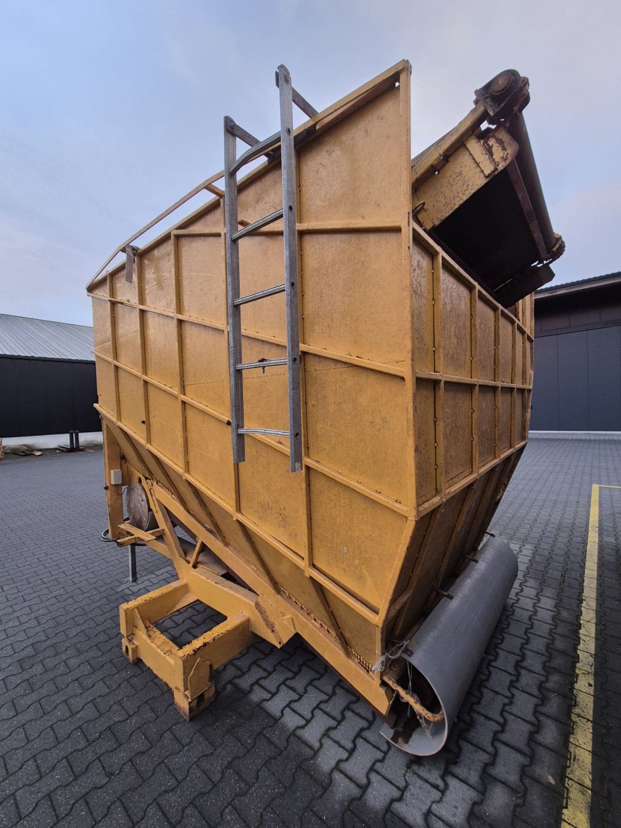 Transfer bunker (self-built) Vredo VT3936, VT4546, VT4556