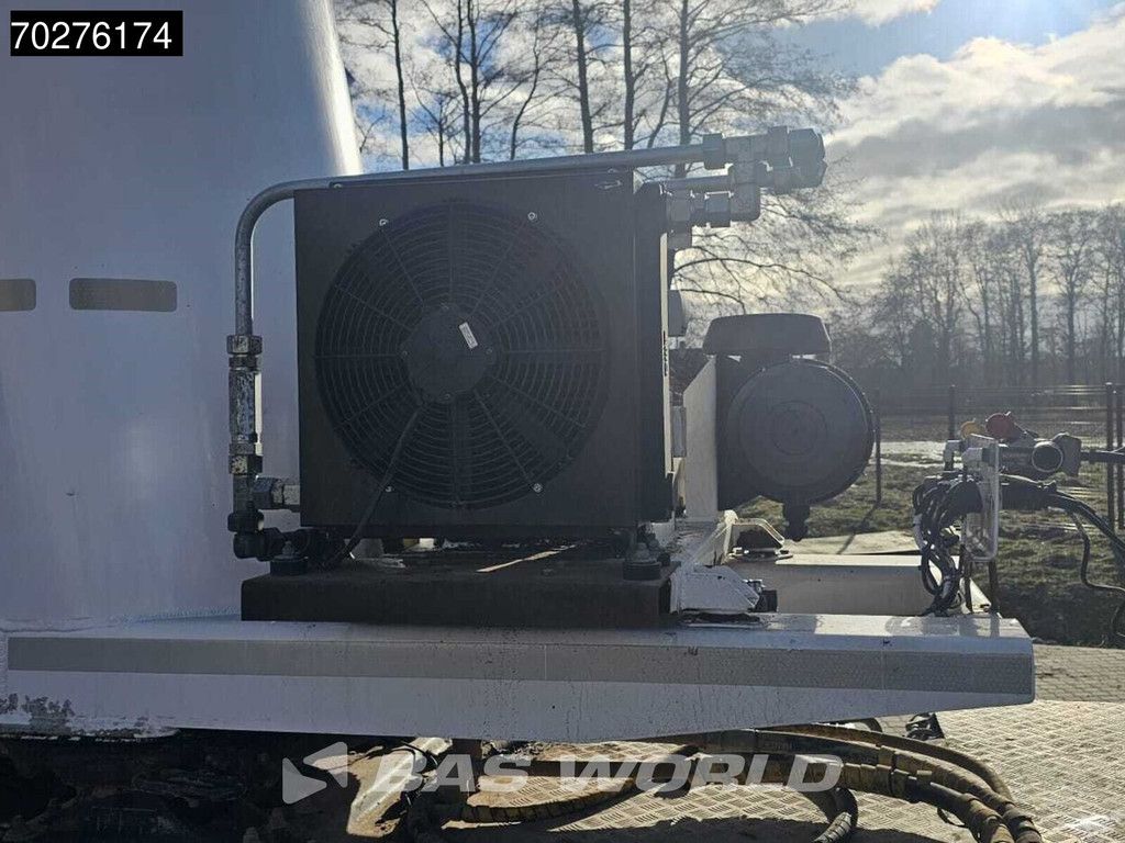 Spitzer SF2755/4P 3 Achsen 55m3 Liftachse