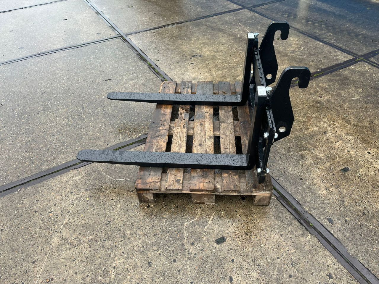 JCB Palletvorken 100x40x1070 met Giant aansluiting