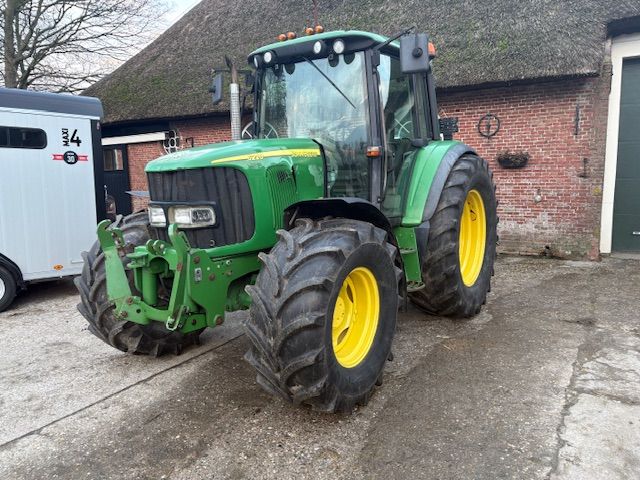 John deere 6220