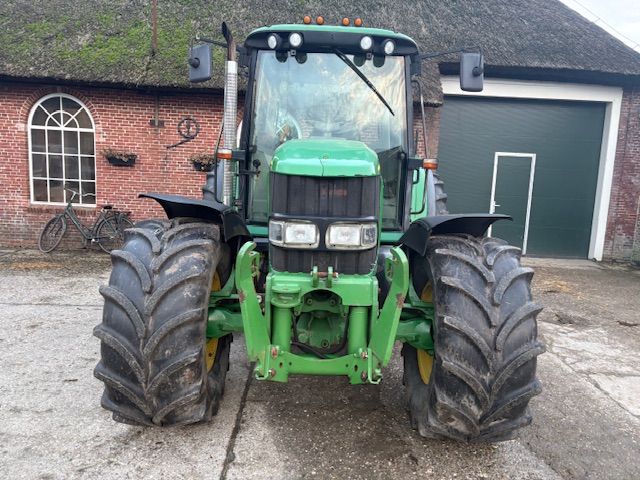 John deere 6220