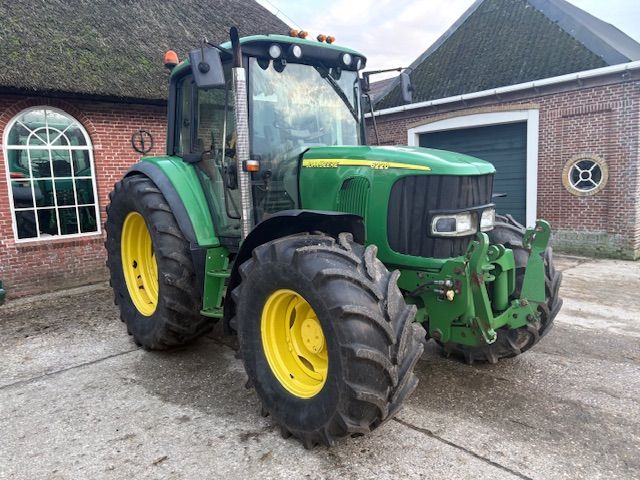 John deere 6220