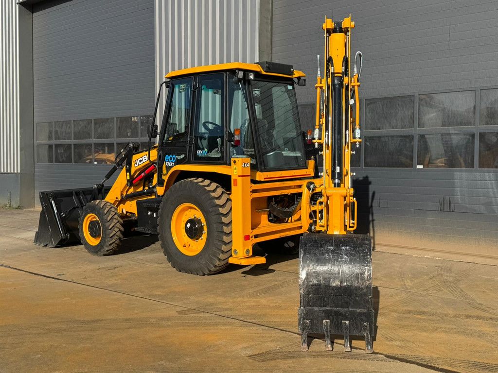 JCB 3DX 4x4 Super with extendable boom