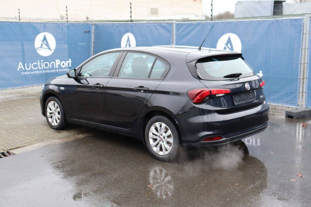 Passenger car Fiat Tipo Petrol 95 hp 2017 (Margin)