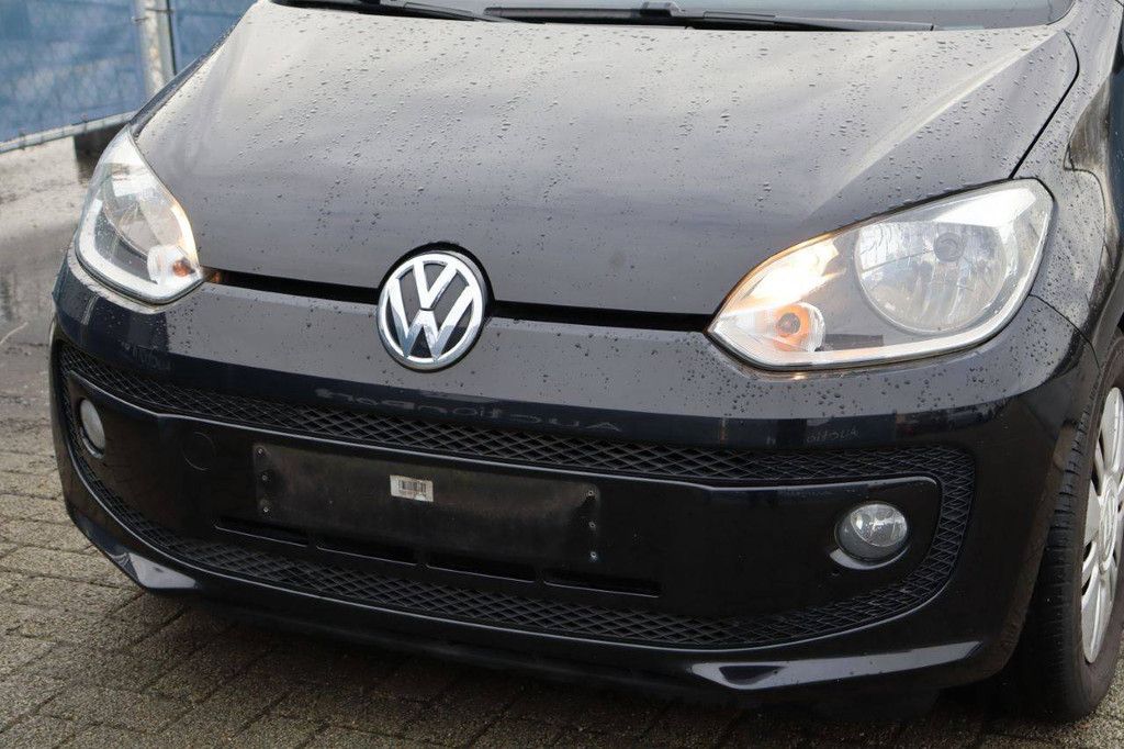 Passenger car Volkswagen Up Petrol 75 hp 2011 (Margin)