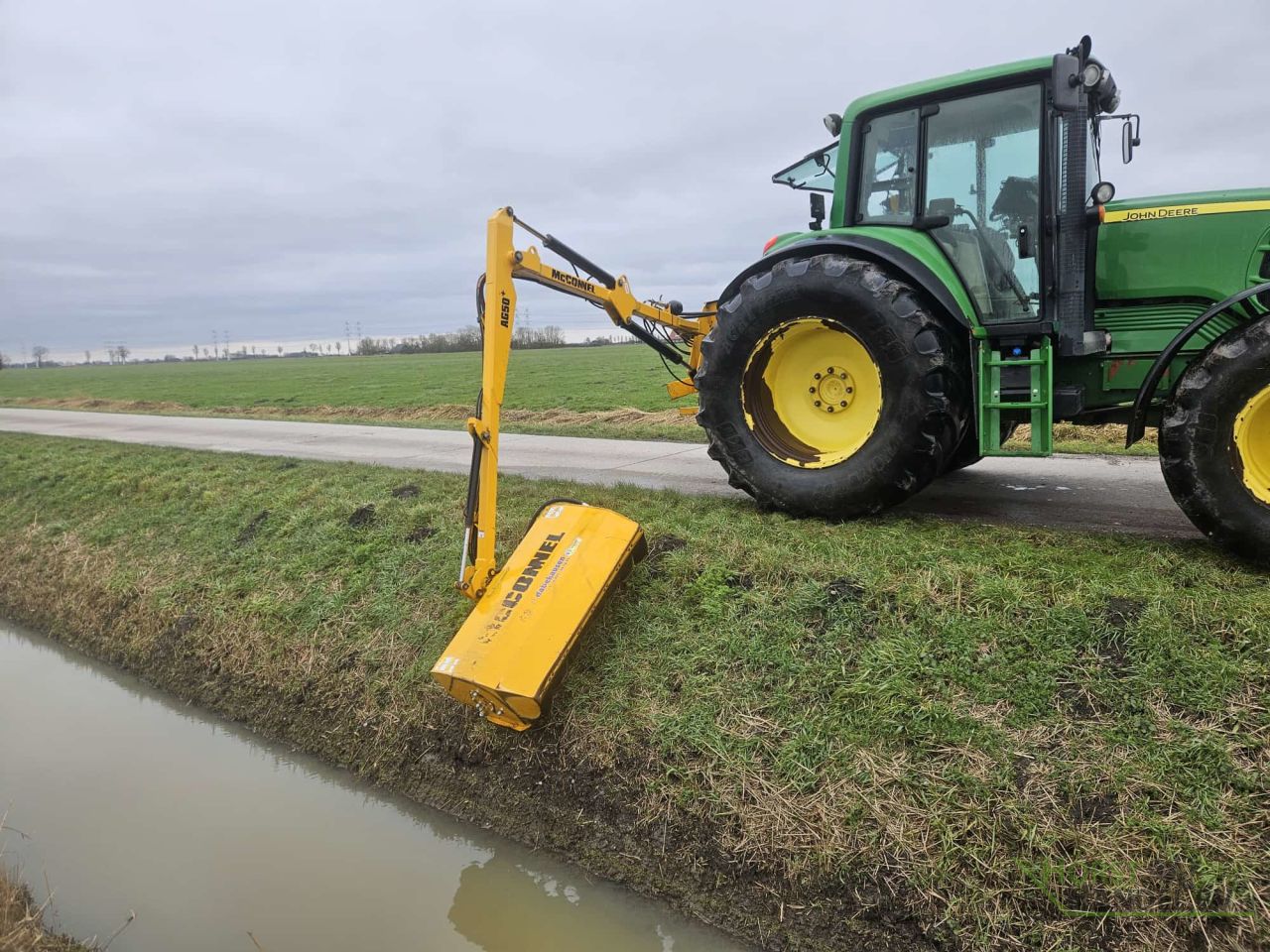 Mcconnel armklepelmaaier