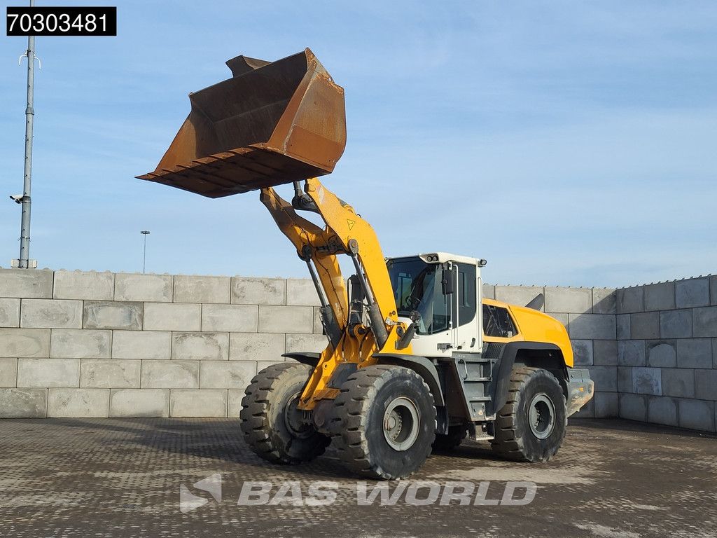 Liebherr L576
