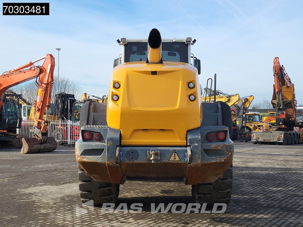 Liebherr L576