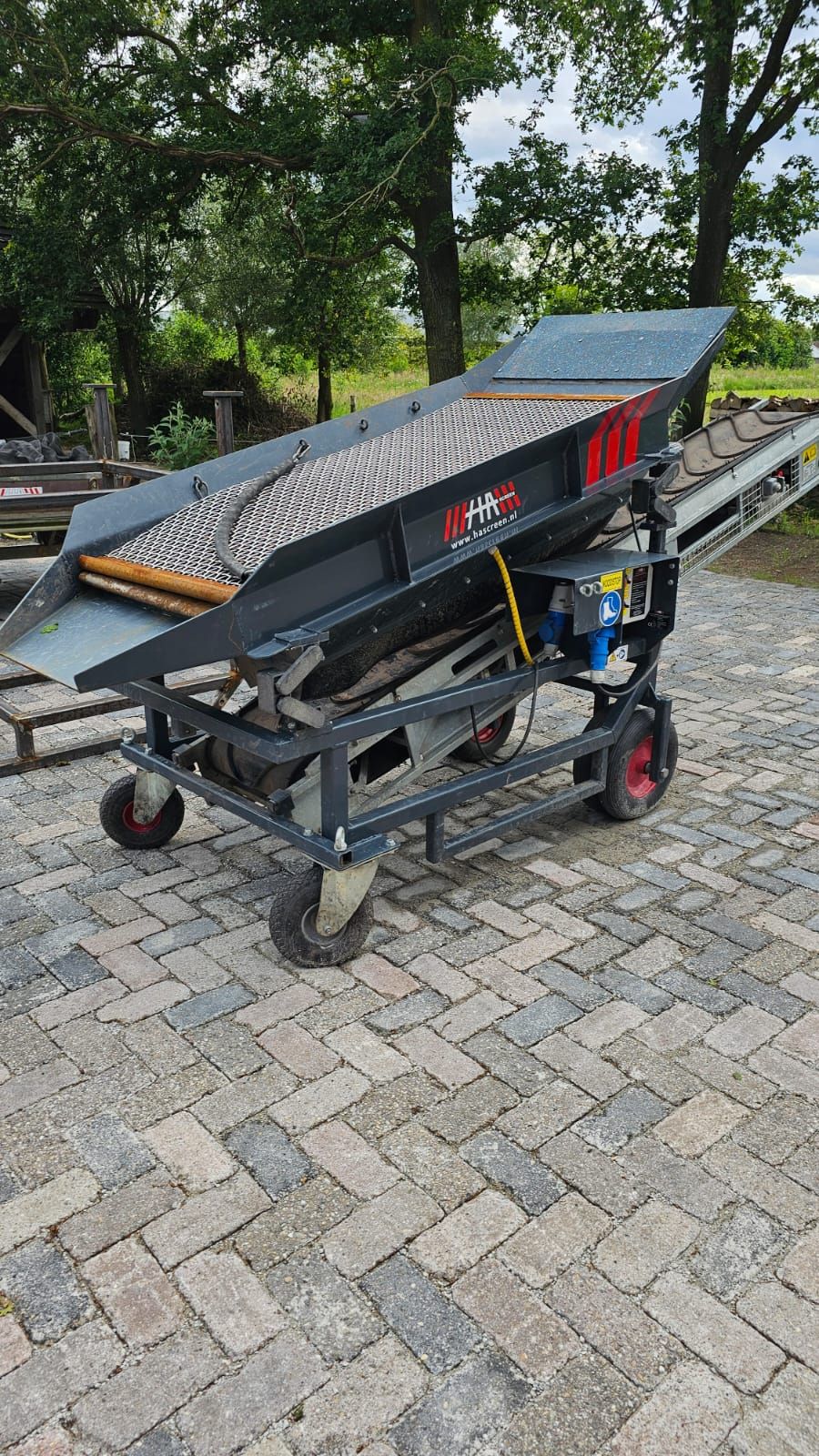 HASCREEN Mobiele trilzeef bouwjaar Feb. 2024. 230 volt