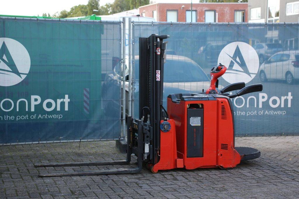 Stacker Linde L07ACAP Electric 700kg 2.46m 2012