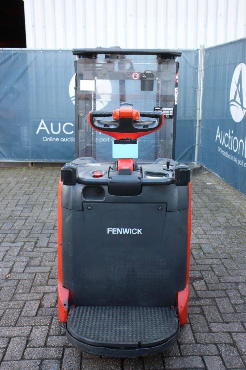 Stacker Linde L07ACAP Electric 700kg 2.46m 2012