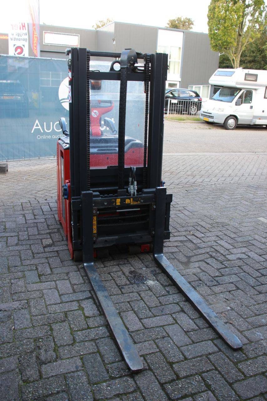 Stacker Linde L07ACAP Electric 700kg 2.46m 2012