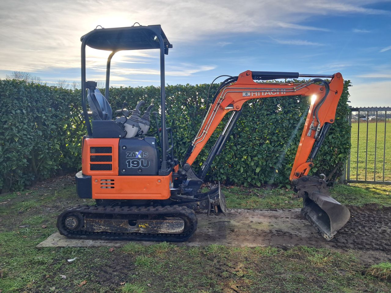 Minigraver Hitachi ZX19-U / Sloop-sorteer / Graafmachine / Kraan