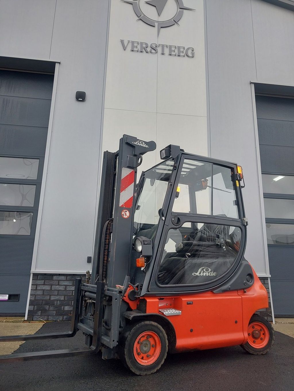 Linde E16 met cabine