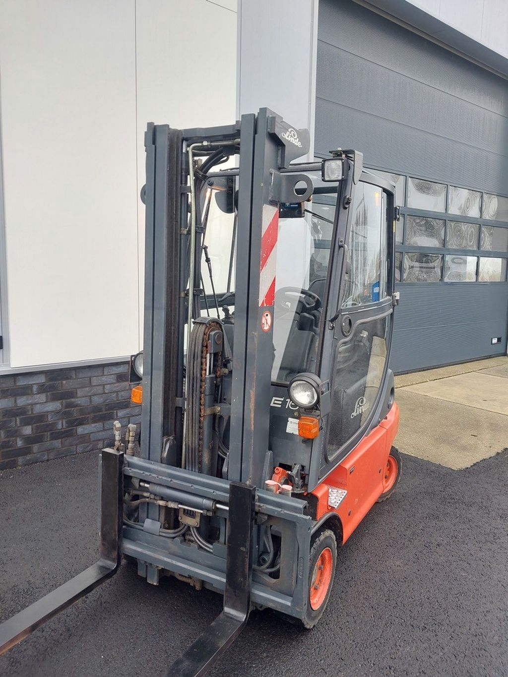 Linde E16 met cabine