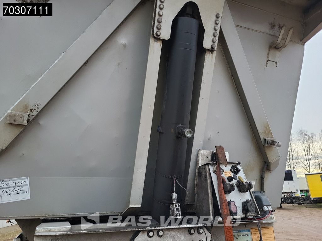 Benalu BEN 3 axles 32m3