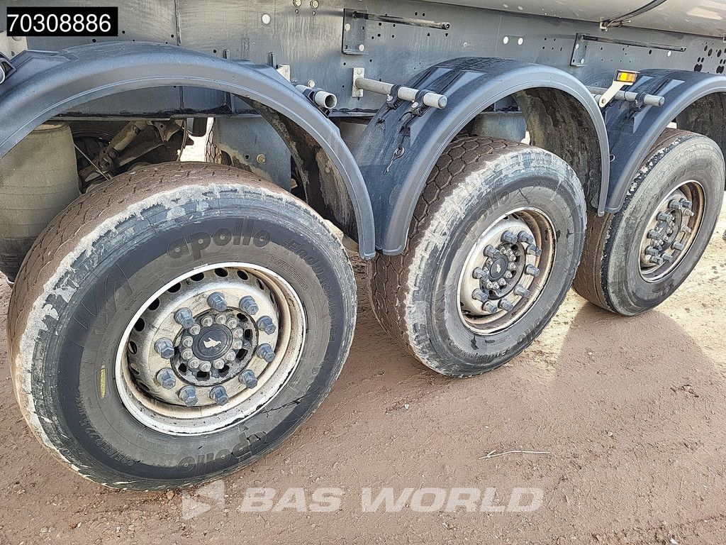 Schmitz SCB*S3D 3 axles ISO Lifting Axle 28m3