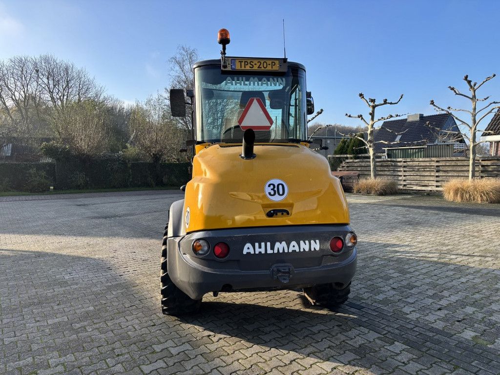Ahlmann AZ95 met Bak en Lepels.