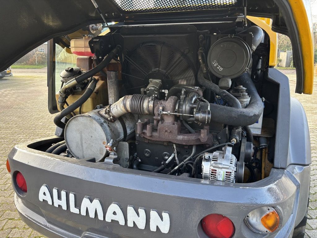 Ahlmann AZ95 met Bak en Lepels.