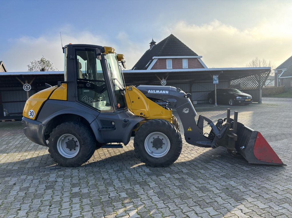 Ahlmann AZ95 met Bak en Lepels.