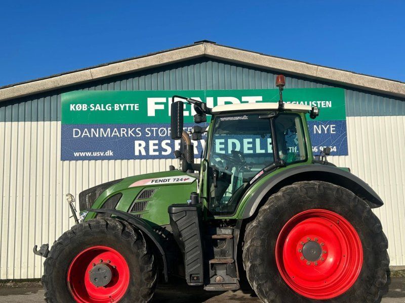 Fendt 724 Vario S4 Profi Plus