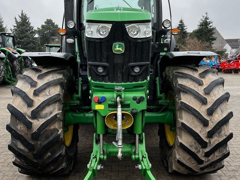 John Deere 6210R