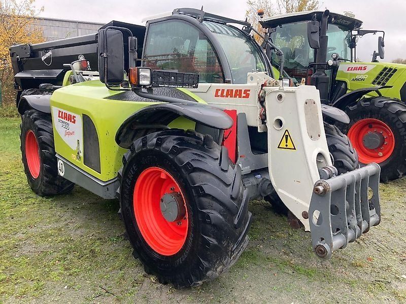 Claas Scorpion 7030 Varipower