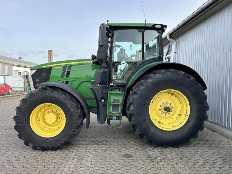 John Deere 6250R