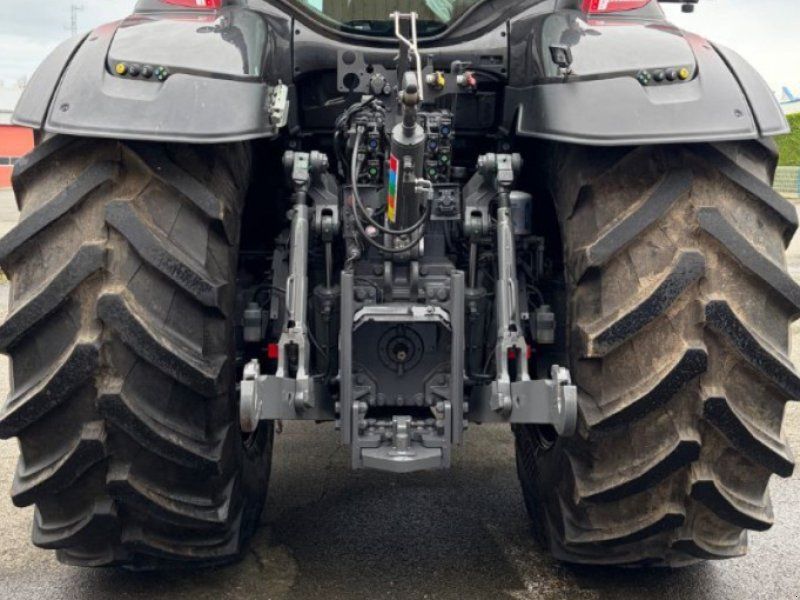 Valtra Q305