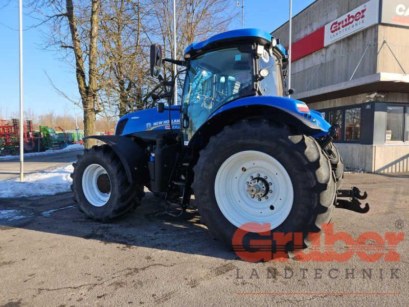 New Holland T 7.235