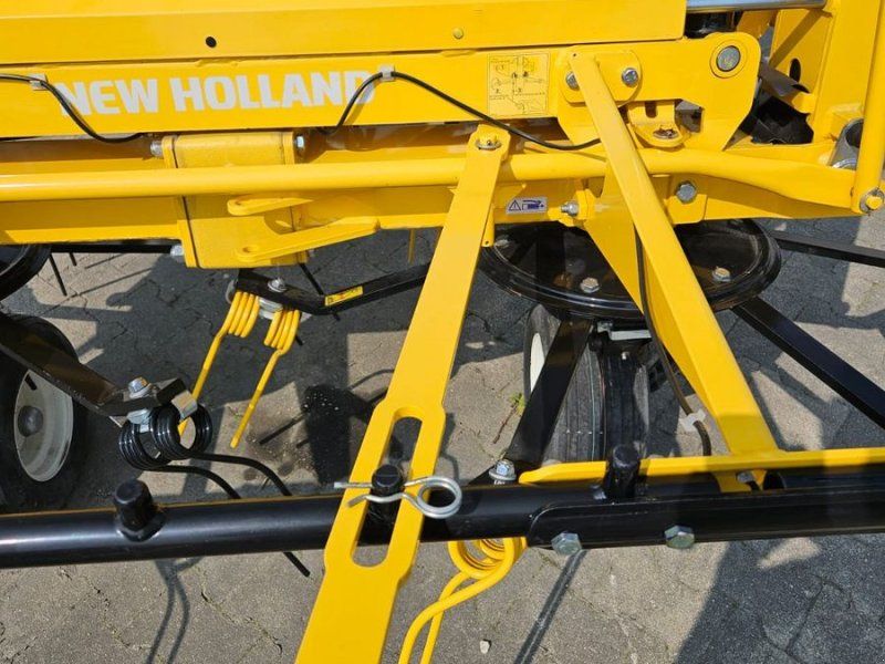 New Holland Proted 690