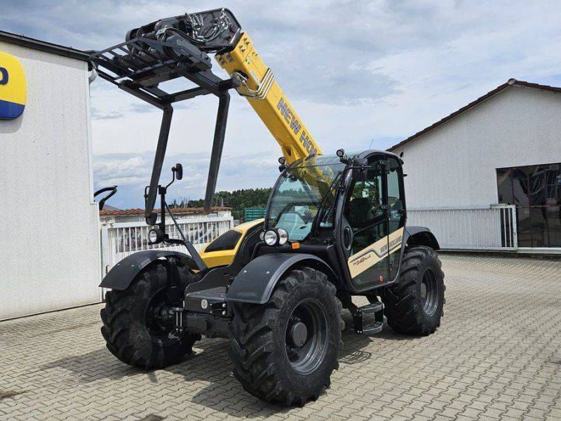 New Holland TH 7.42 Plus