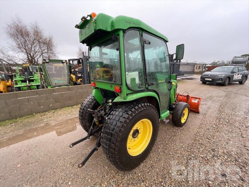 John Deere 3520