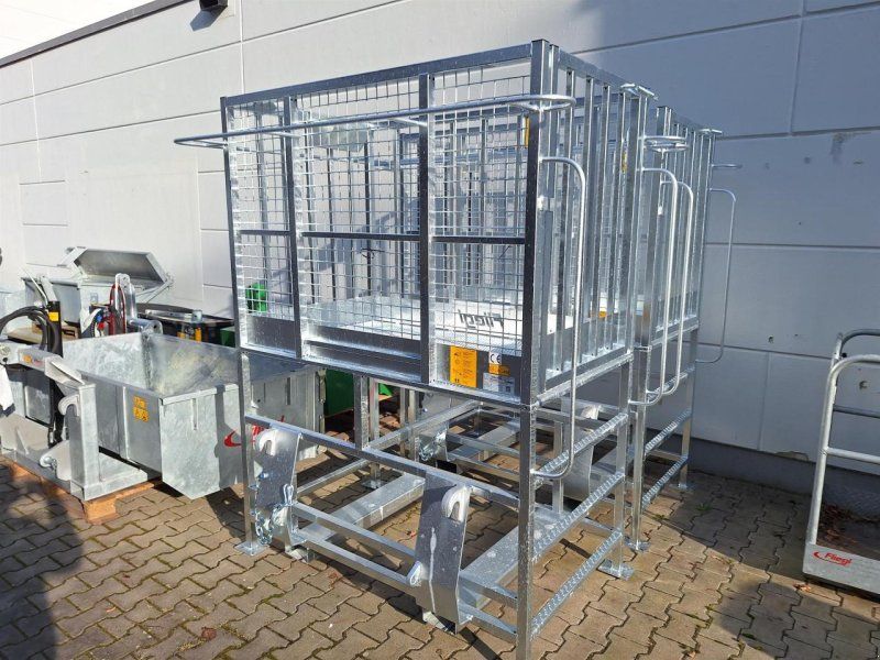 Fliegl Arbeitsbühne hoch zn