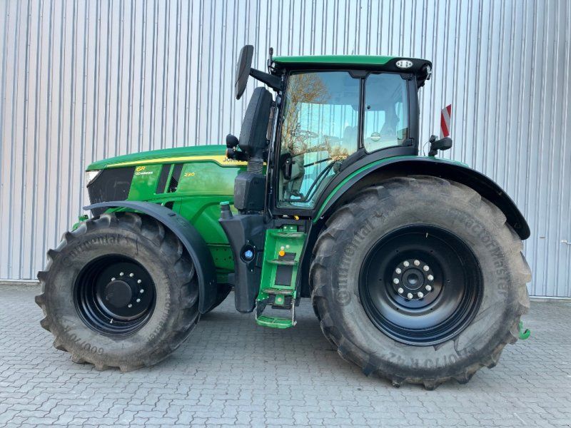 John Deere 6R 230