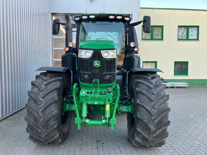 John Deere 6R 230