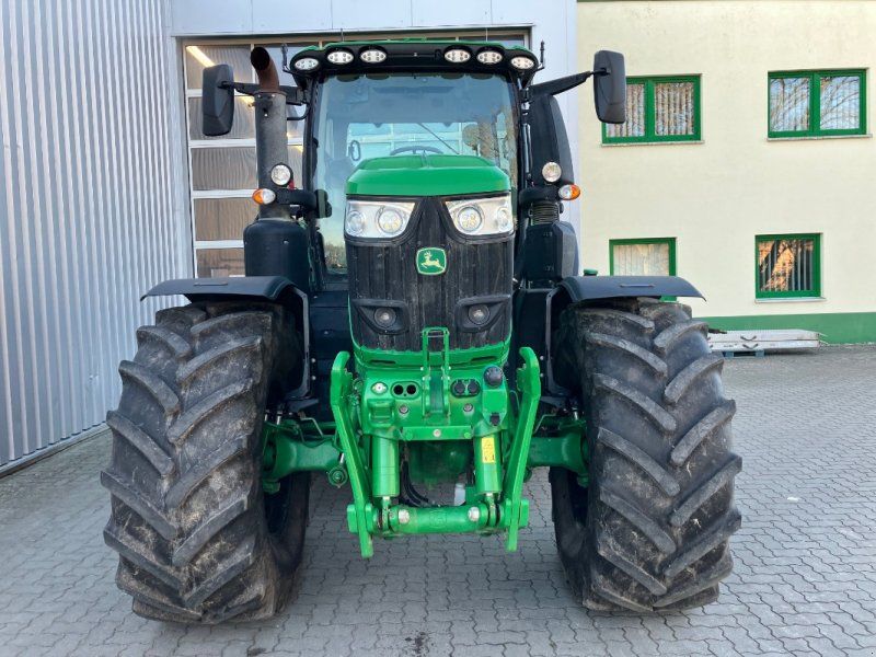 John Deere 6R 230