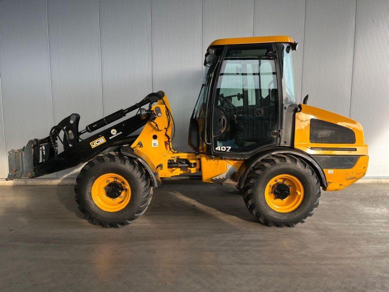 JCB 407 AGRI 35km/h