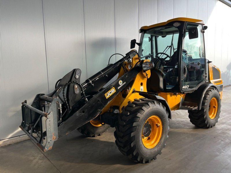 JCB 407 AGRI 35km/h